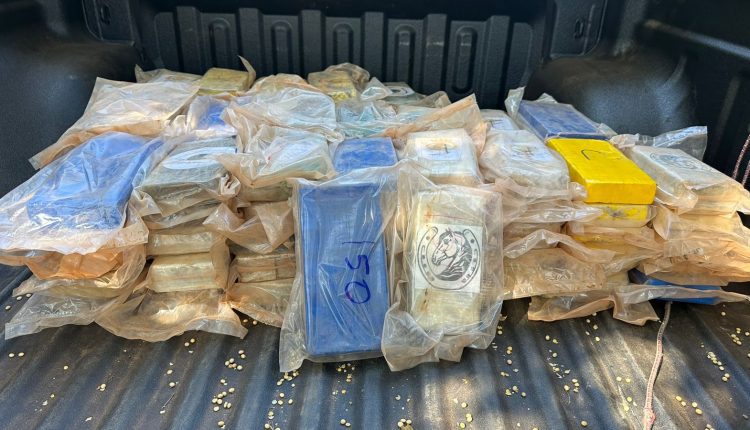 HOMEM É PRESO POR TRÁFICO DE DROGAS; MAIS DE 100 KG DE DROGAS FORAM APREENDIDOS