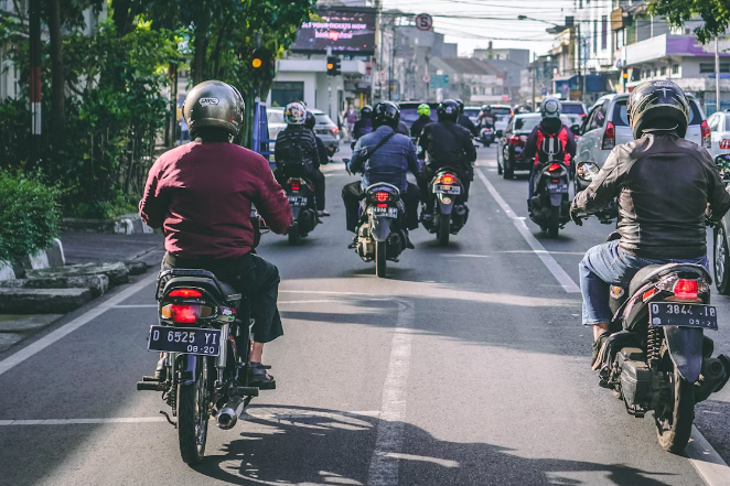 PROJETO DE LEI PROPÕE IMPLANTAÇÃO DA FAIXA AZUL PARA MOTOCICLETAS EM AVENIDAS DE SÃO LUÍS