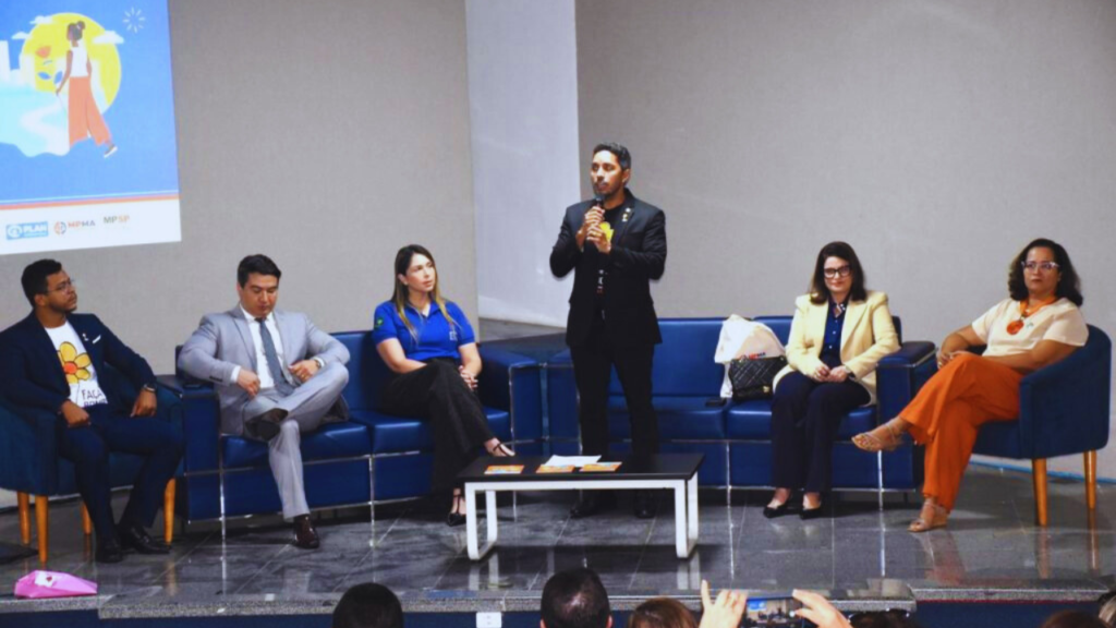 Cartilha lança luz sobre direitos de vítimas de violência sexual e gravidez em evento do Maio Laranja
