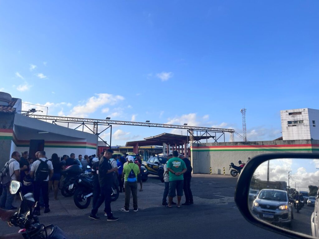 Rodoviários da empresa 1001 paralisam frota em São Luís; 15 bairros ficam sem ônibus