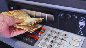 Empresas devem pagar primeira parcela do 13º Salário nesta sexta-feira (28)