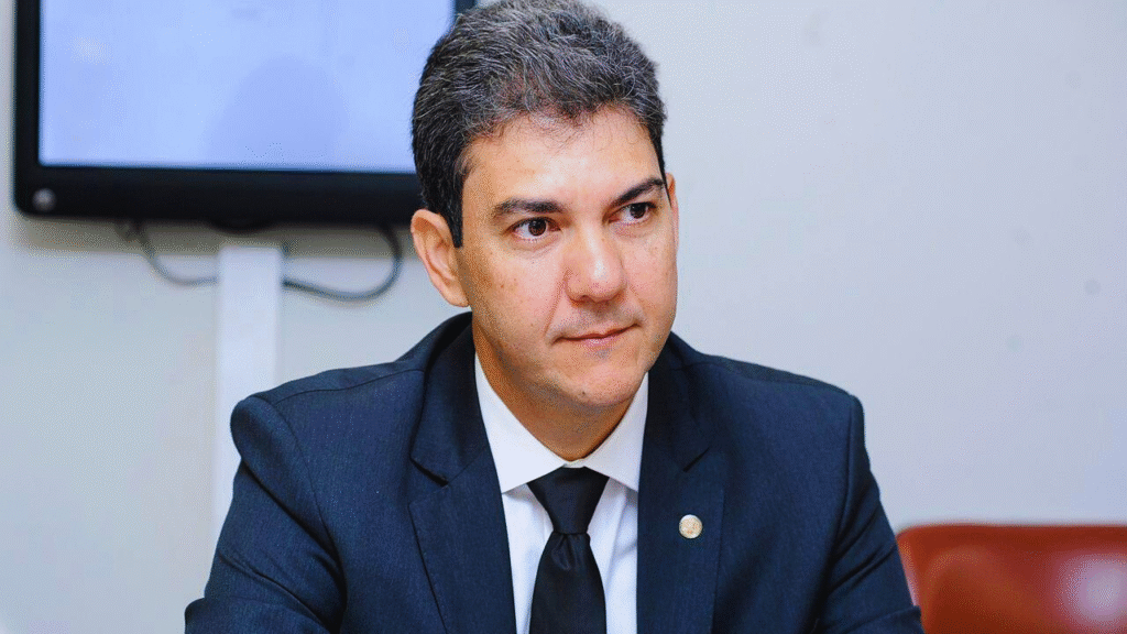 Prefeito de São Luís enfrenta pedido de cassação por supostos cortes salariais ilegais