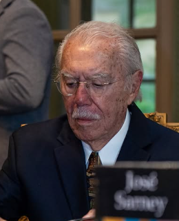 José Sarney defende posição do Brasil e diz que paz não pode significar complacência com autoritarismo na Venezuela