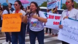Mães de crianças com TEA protestam contra plano de saúde em São Luís